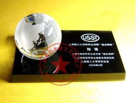 水晶地球擺件,水晶辦公桌上禮品,水晶經(jīng)典禮品,特定禮品 ,精興工藝品 上海 