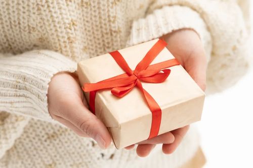 送禮送得恰好不簡單,了解禮物的內(nèi)蘊(yùn)屬性后,茶禮或許是好的選擇